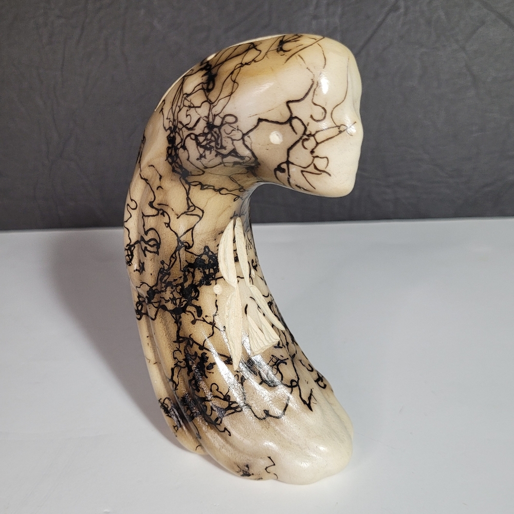 Vintage RARE Native American Horsehair Pottery Woman of the Wind Signed T. Vail - Picture 10 of 10